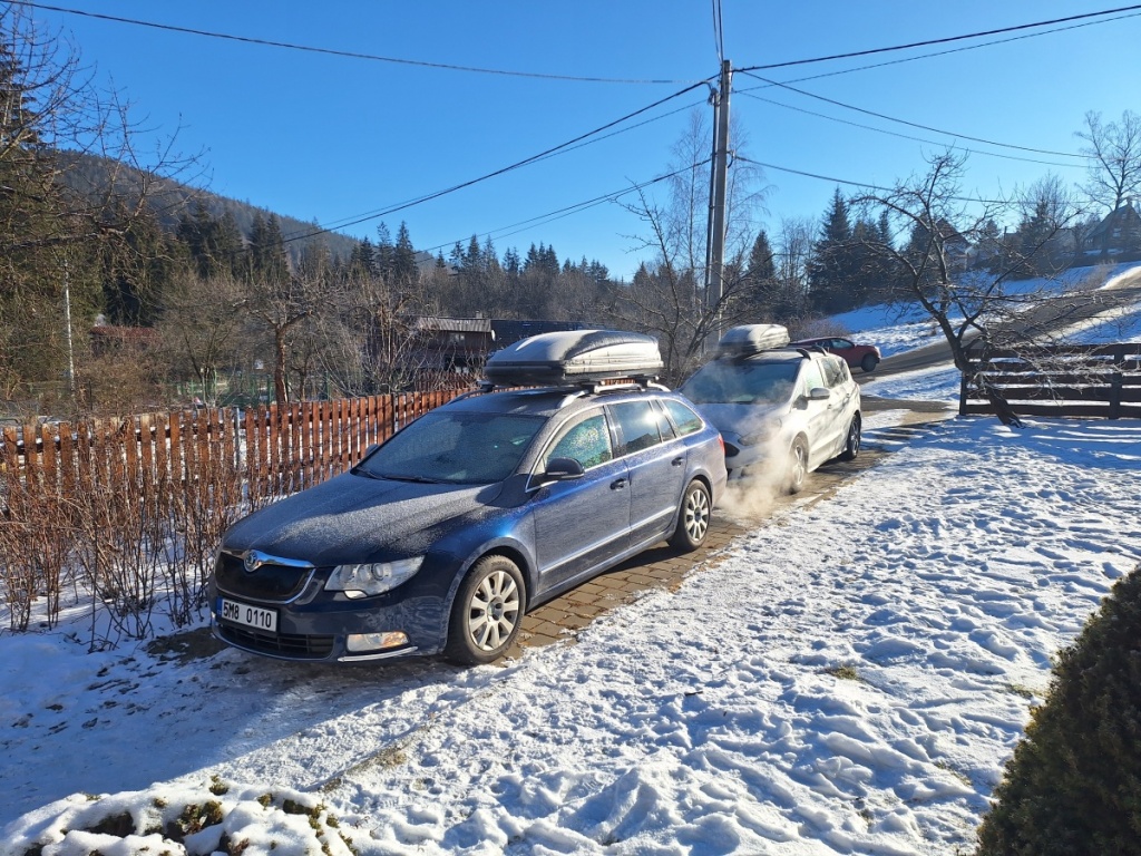 michal a ja auta zima 2025.jpg