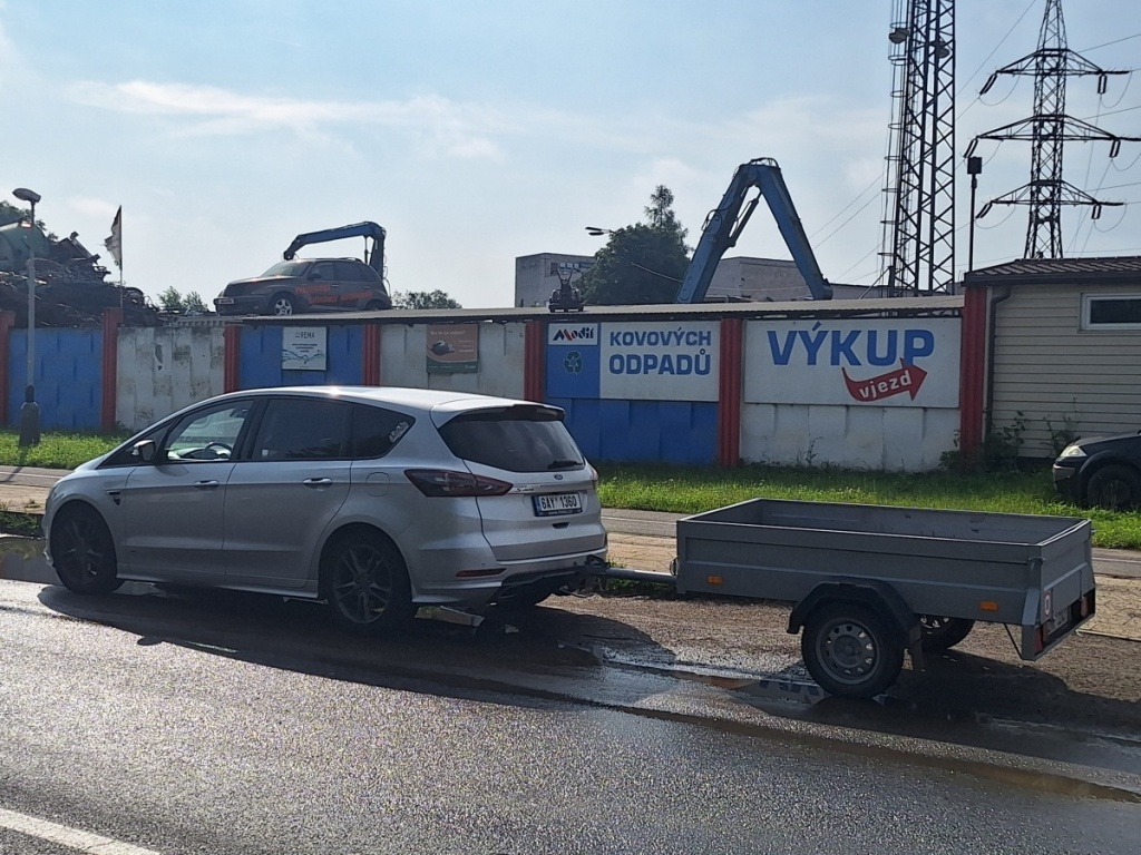 6 měsíc kovošrot.jpg